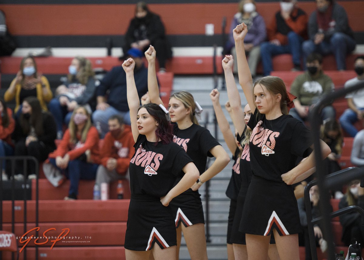 Bulldogs <a href="/MUBoysBasketba1/">MUhoopers</a> take the win over Madison at home! <a href="/MuCheerleaders/">MU Cheerleaders 📣</a> <a href="/MuhsSectionBall/">MUHS Basketball Student Section🏀🔥</a> 

More game photos at:
gregseeverssports.smugmug.com/Basketball/202…