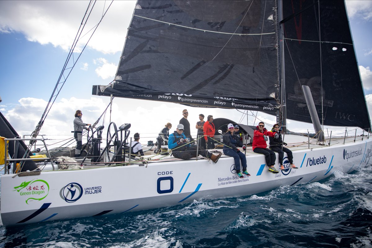The <a href="/RORCRacing/">RORC</a> fleet got away to a spectacular reaching start for the #RORCTransatlanticRace.

The fleet racing under IRC includes Class40 Palanad 3 &amp; Redman, VO70 Green Dragon, Sun Fast 3600 Moshimoshi, First 47.7 Kali, Pogo 12.50 Kai, IRC56 Black Pearl (RET).

📸James Mitchell