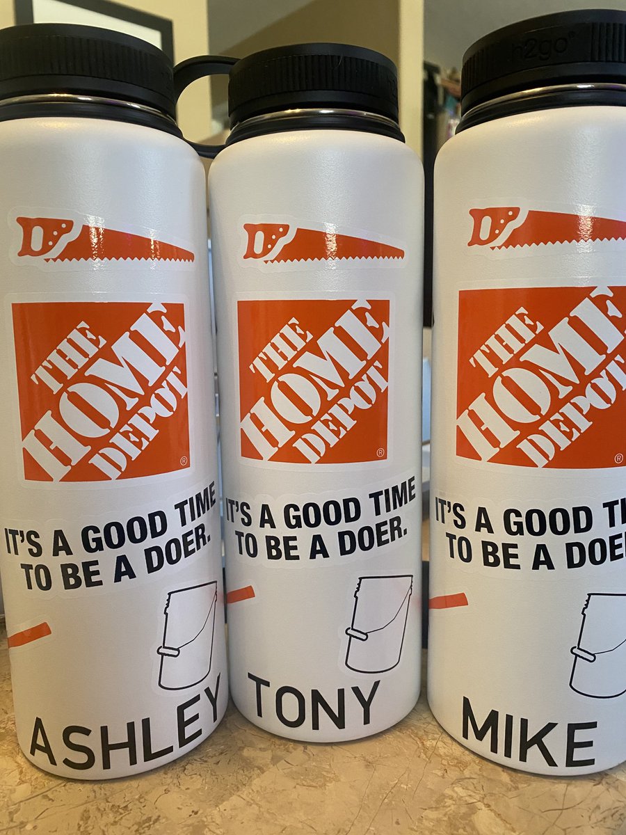 Showing my appreciation🧡 and promoting hydration💦 for each one of my associates with these 40oz THD water bottles. @BrandonBellTHD⁩ ⁦<a href="/D66Celest/">Sheldon Celestine 🇹🇹🇺🇸</a>⁩ ⁦<a href="/404Rocks/">Home Depot #404</a>⁩ ⁦⁦<a href="/ehaggggg/">Eric Hagstrom</a>⁩