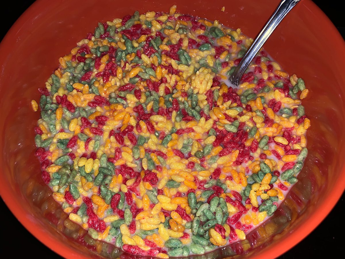 turbinski2000's tweet image. Low carb cereal from @highkeysnacks @LoveMySilk unsweetened almond milk. #keto #ketosnacks #ketostrong