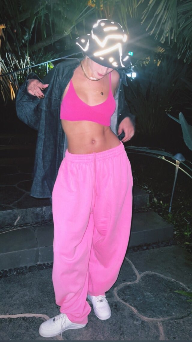 darlingxjb's tweet photo. como tener el cuerpo de hailey bieber yahoo respuestas https://t.co/ecYhnvRrKL