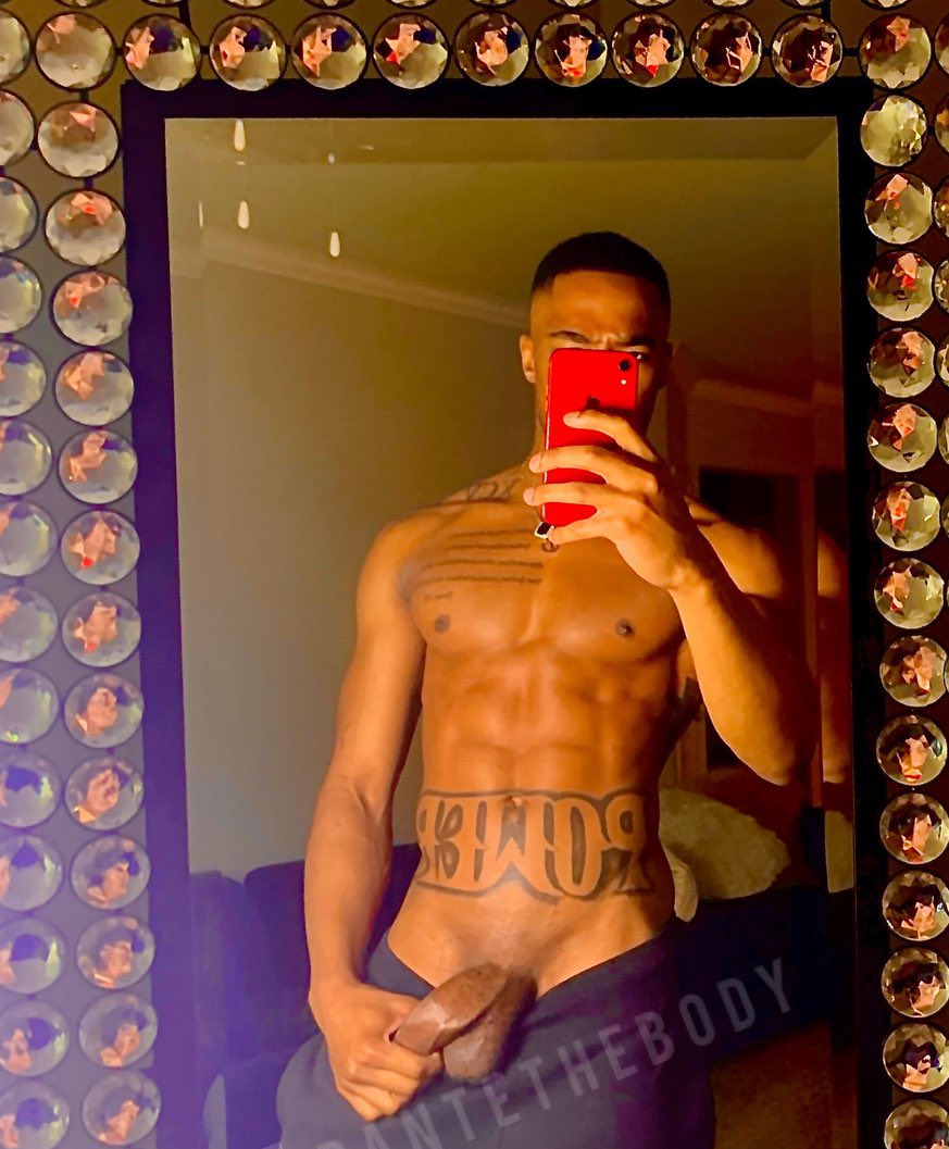 #SeductiveSunday

“We all know who the real king is, now who tryna have my kids?”