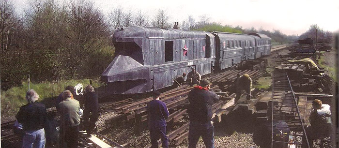 I knew that James Bond 'Goldeneye' had used Pete Waterman's ex-British Railways Class 20 (and covered it & 2xMk1 coaches with plywood etc. to make them look 'Soviet' at @N_V_R Peterborough but I've just learned that some scenes were actually scaled-down miniature railway models