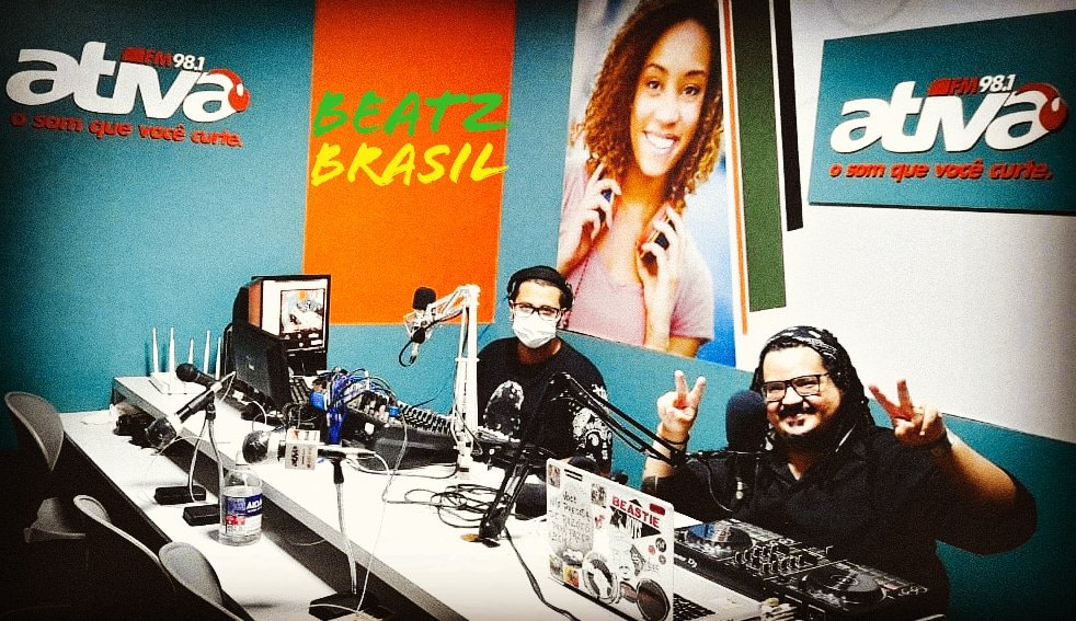 beatzbrasil98's tweet photo. Agradecemos a audiência na nossa estreia. Apoio: Calliandra Arte Orgânica, Quartin dos Beatz e Beatz BR Distro. Realização: @ativafm98, Abraco DF e @SececDF #mpb #hiphop #pop #samba #reggae #hits Foto por Dani Marley. https://t.co/lqVB5EaA50
