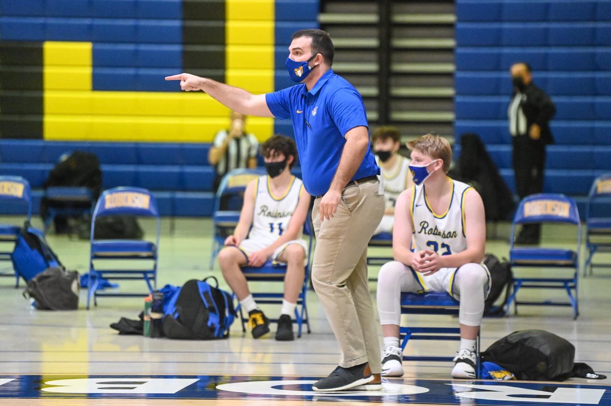 Robinson Basketball tweet media