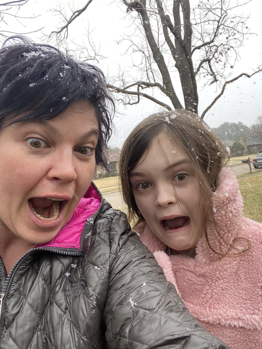 ColieBowman75's tweet photo. .@wfaaweather we love the snow!!! https://t.co/0IN4enHcXk