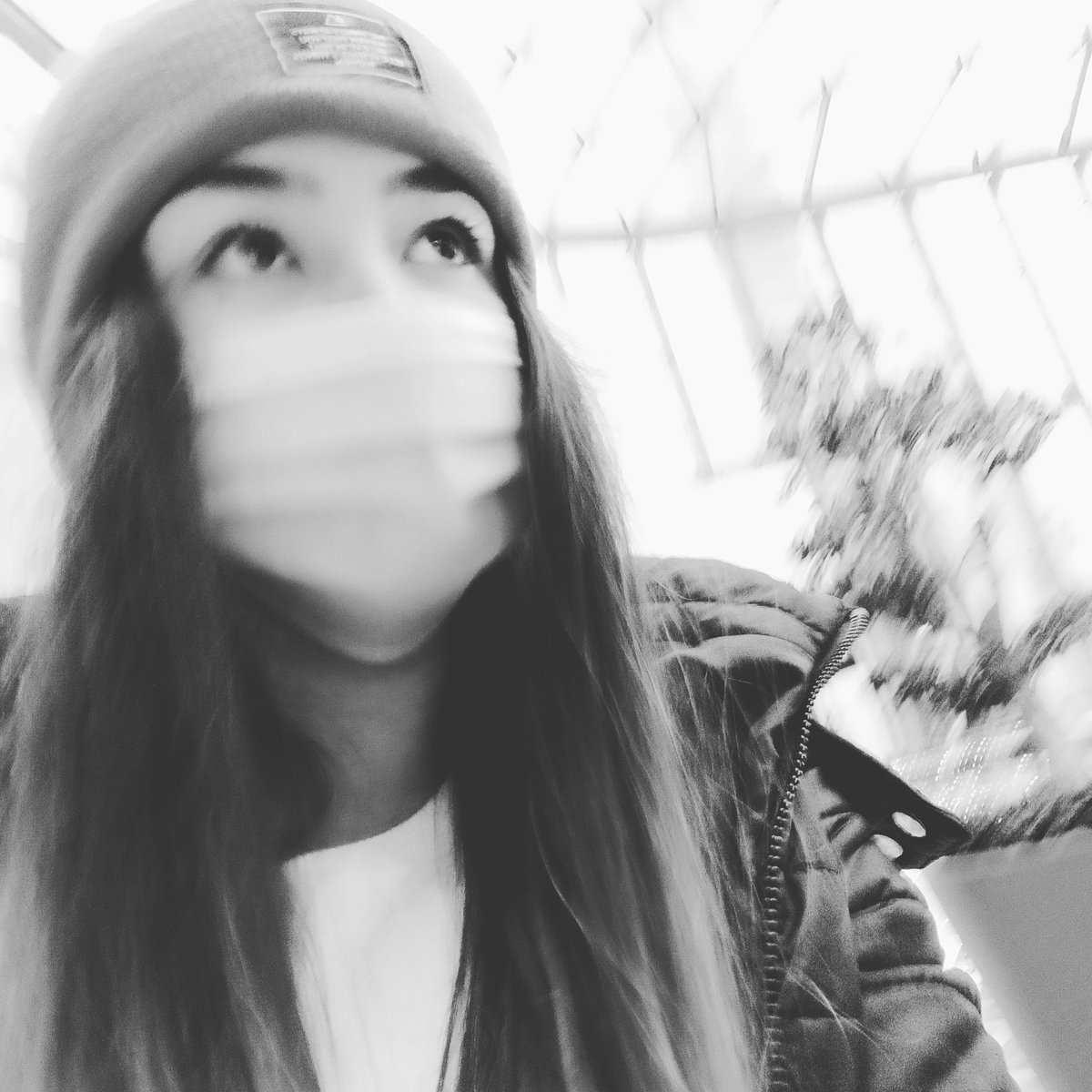 Sen Allah'a güven.🙏 Hiç beklemediğin anda 🌸çiçek açar umutlar🕊️💜