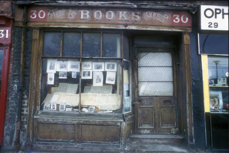 Dublin in 1974, a thread.We don't know who took these superb photos and would welcome any info. PS: This is one long thread.