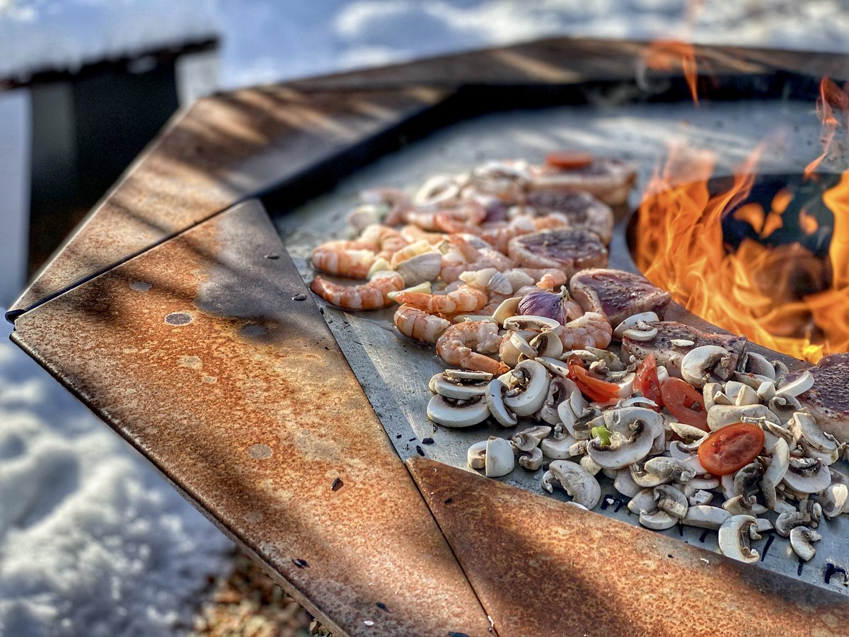 KainerMartin's tweet photo. #martinkainer #designgrill #martinkainerdesigngrill #bbq #grill #fire #firelace #feuerschale #food #foodporn #delicious #designer #tirol #zillertal #instagood #pictureoftheday #picoftheday #photooftheday #bestoftheday #culinary #lifestyle #alps #steak #healthyfood #seafood #lamb https://t.co/waAbrEN8W2