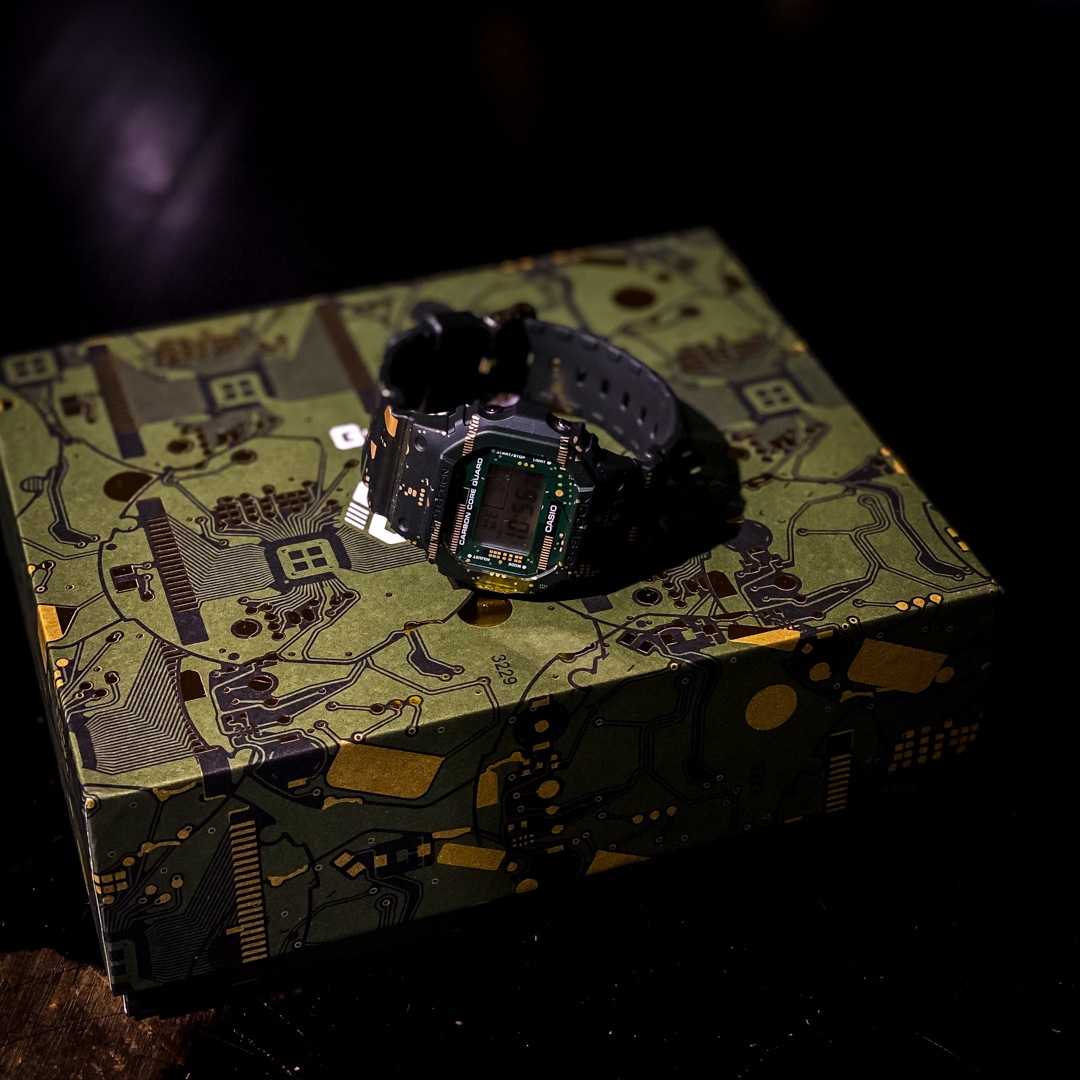 SLKTN_store's tweet photo. Carbon Core Guard
G-SHOCK DWE-5600CC - CIRCUIT BOARD CAMO
Im Online-Shop erhältlich.
•
➡️ LINK: https://t.co/LwzluaBnbU
•
#solekitchen #slktn #gshock #shockresist #DWE5600CC #gshockdigicamo #carboncoreguard https://t.co/Kzne6VibIp