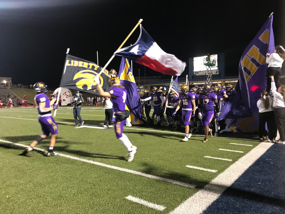 Rickyprep's tweet image. Can’t say enough about how @LibertyHillHS and coach @kwalkcoach handled a tough situation and made it to the fifth round of the @uiltexas playoffs before losing in OT @statesman #centexpreps