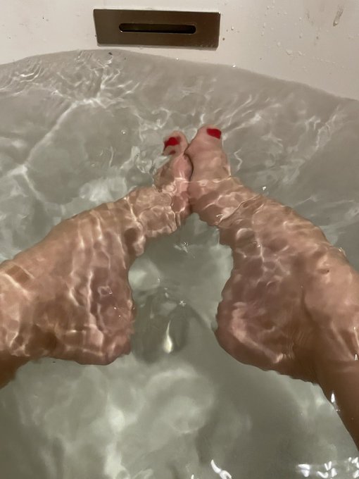 Sooo I did I think on Onlyfans last night lolol wayyy toooo much wine! But it made for great pics!! Hurting