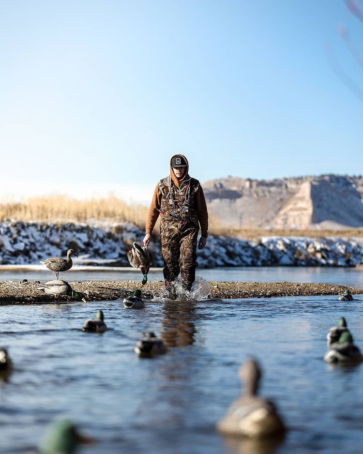 NEGameandParks's tweet photo. "Rivers never flow in reverse and neither does life, so live in the moment and hit the future head on." - @G_Heikes

#duckhunting #waterfowl #Nebraskahunting https://t.co/1cSlJSJxdk