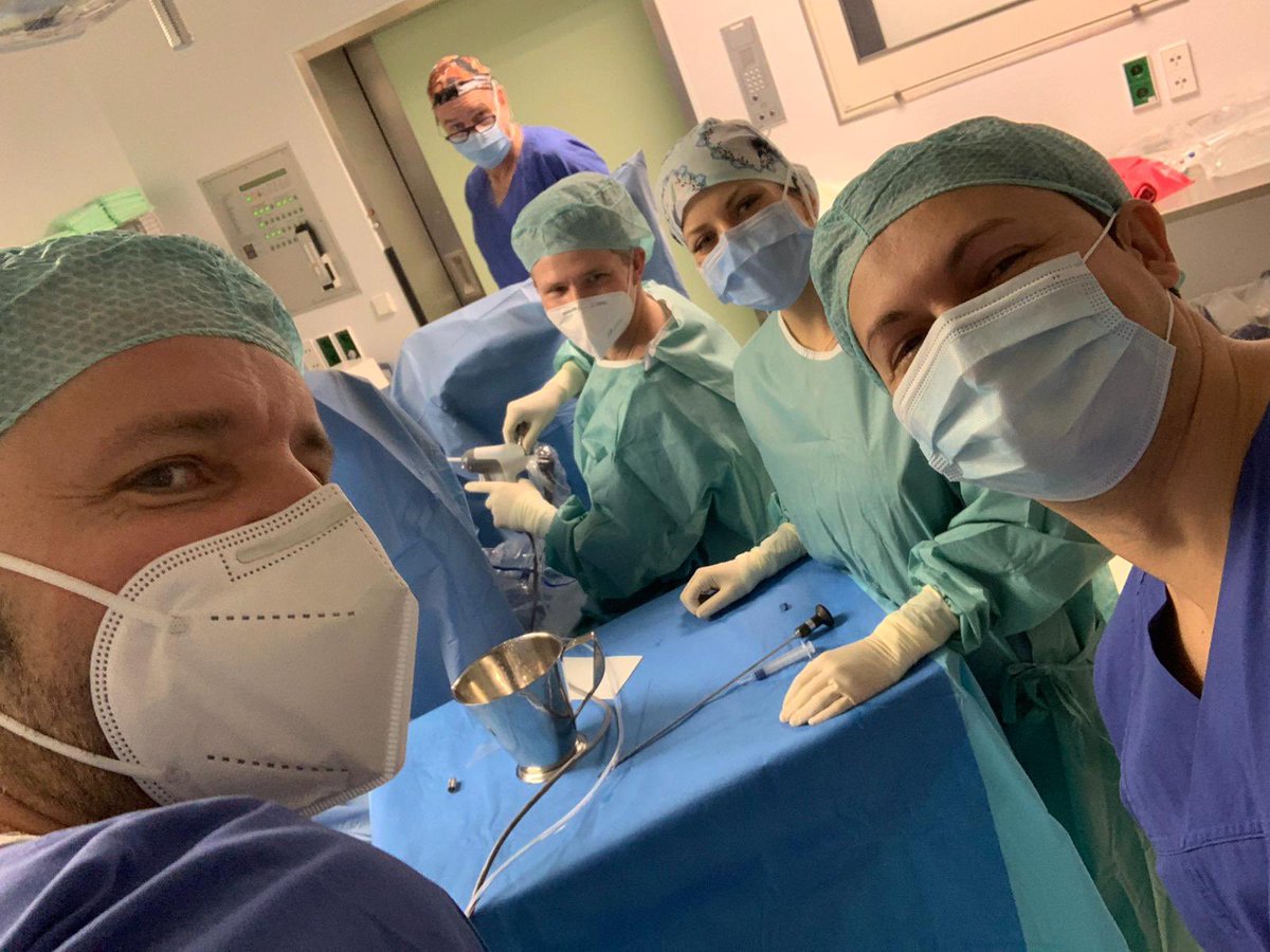 Der Start ins Jahr 2021 für @CashHannes @Meoclinic begann mit #Rezum für die minimalinvasive #BPH Therspie und fokaler Therapie des Prostatakarzinoms mit #HIFU. Danke an das tolle Team!