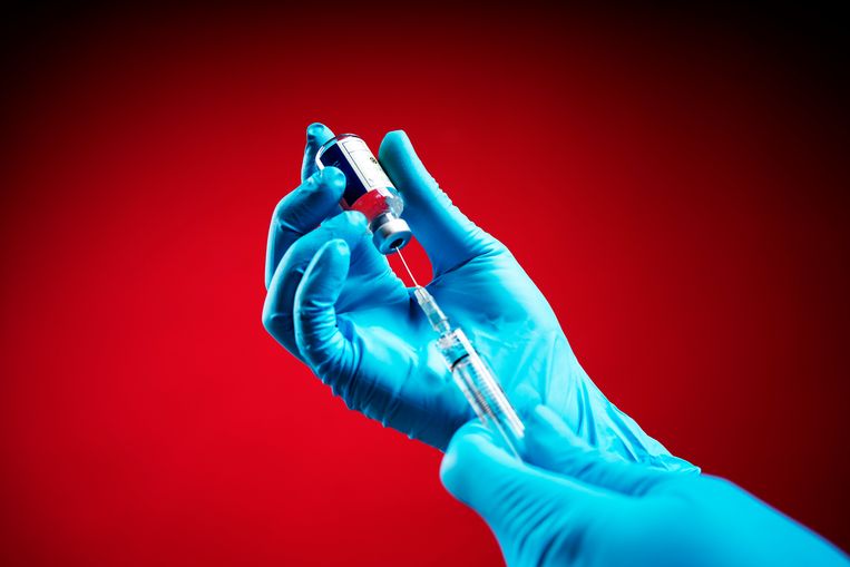 Hoe zit het met de veiligheid en effectiviteit van de covid vaccins? Mag je als werkgever in de zorg de vaccinatie verplichten voor je werknemers?

Neem deel aan een discussie hierover in onze webinar met Marc Bonten en arts en ethicus Babette Rump! 

doktersindebat.com/projecten/webi…