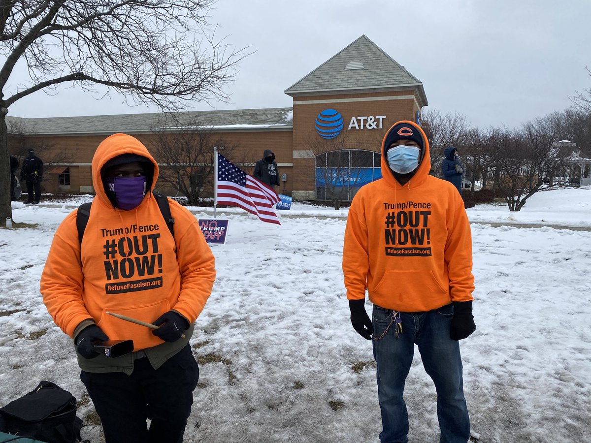 RevcomCorpsChi's tweet photo. Members of the Revolution Club Chicago join with Refuse Fascism Chicago to unite with Schaumburg, IL activists to counter-protest MAGA terrorists on Golf and Meacham! Join us if you’re in the area! #Woodfield #TheRevComs #RevolutionNothingLess #HumanityFirst #TrumpCoupAttempt https://t.co/Xxfv3ZjvF7
