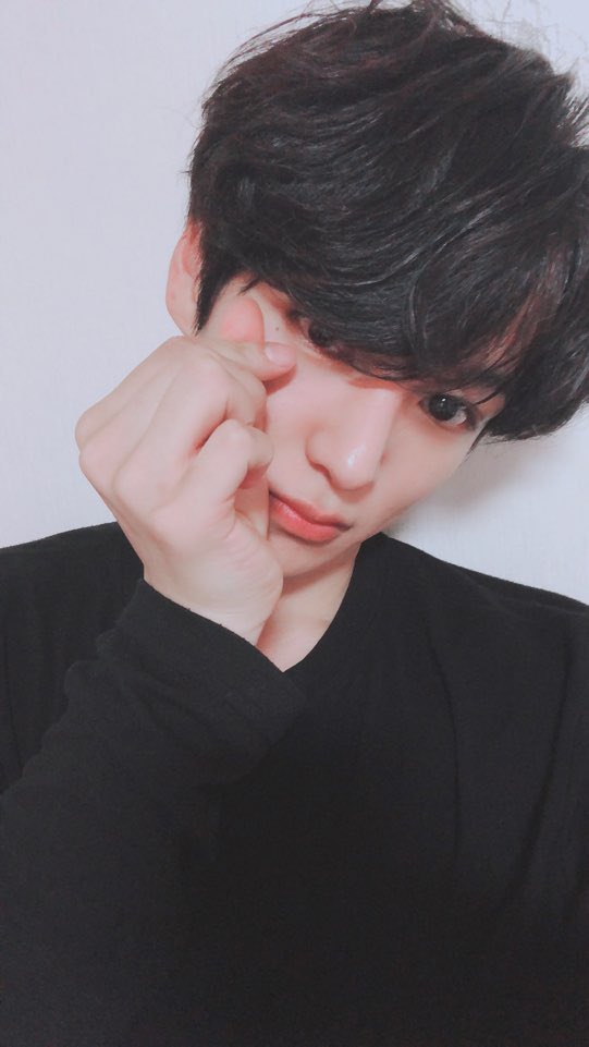 VICT_ONtwt's tweet photo. ㅤ ¡Alice! ✯ : 𝗺𝘂𝘀𝗶𝗰 time ♡︎ Hanako 𓈈 𝗽𝗹𝗮𝘆 ᥐ 𝗹𝗶𝘀𝘁 #PurposeWithSole.
Estoy muy contento de haber recibido el repackage de Purpose, es muy bonito lo cuidare con mi alma, soy #TeamDearMe, mucho arte, gracias. 🎁 https://t.co/LgYm9Ajs4Y