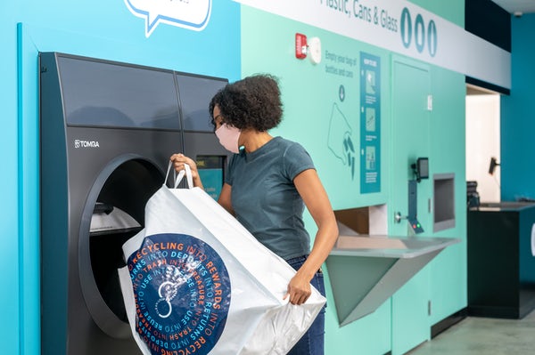 CleanLoopCenter's tweet image. Did you know that our machines sort your recyclables for you? No more self-sorting, no more sticky hands. Just pour in your bottles and cans - it&apos;s that clean and easy!