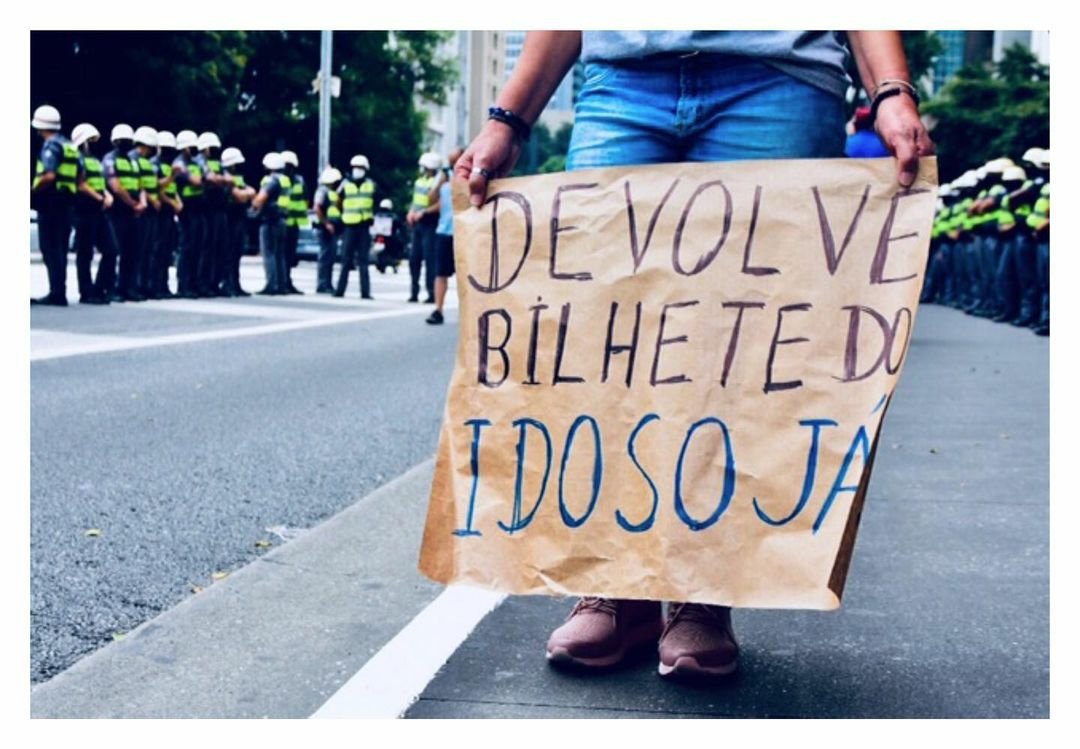 ecosolpsolsp's tweet photo. Proteção social para quem?

Aconteceu ontem em São Paulo um potente ato das Mães em Luto da Leste, do @passelivre_sp e vários coletivos da cidade contra o fim da gratuidade das passagens para idosos de 60 até 65 anos.

📸 Elineudo Meira (Chokito) / @Fotografia1975 https://t.co/O7KkR1HEpQ