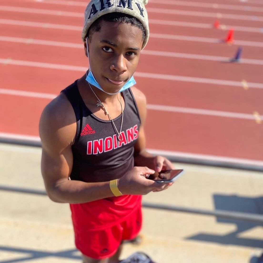 First meet back since rona took our season last year I placed 3rd in my heat for the 1600 with time of 4:58 and it was three heats all together and it had 48 runners total and I came in 18th📝🦍 grind don’t stop