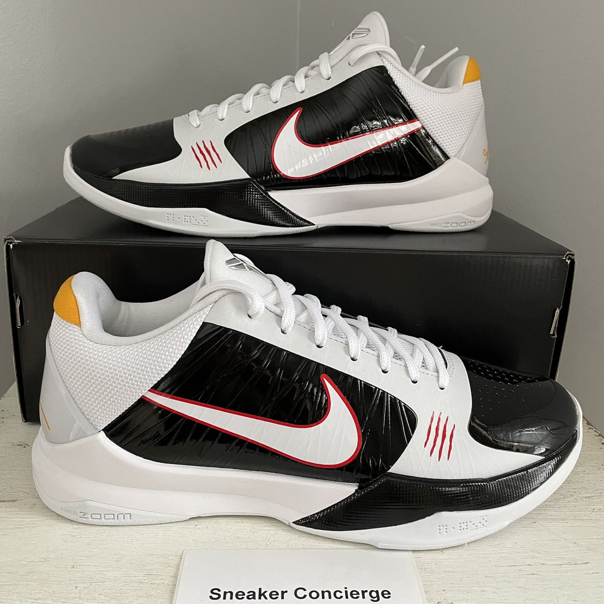 SNKRconcierge's tweet photo. Which recent Kobe is your favorite?

Grinch
Bruce Lee
Bruce Lee Alternate
Zebra PE https://t.co/wXzxQEzMW5