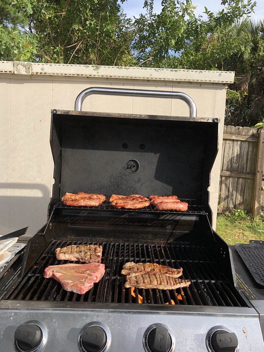 MokuFL's tweet photo. Florida weather is unmatched👨🏻‍🍳 https://t.co/3bbjiFS2QW