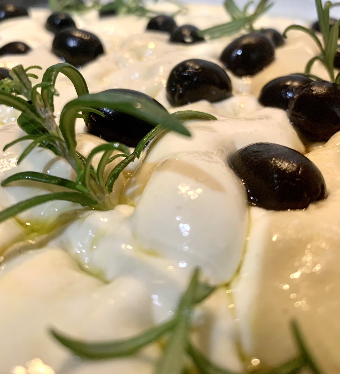 Sourdough foccacia evening. 🤗

degustatory.com

#cooking #familytime #vegan #sundayvibes #night #rosmary #food #foodie #foccacia #vlog #foodblogger #Croatia #bake #baking #sunday #SundayNight #olives #olive #oil