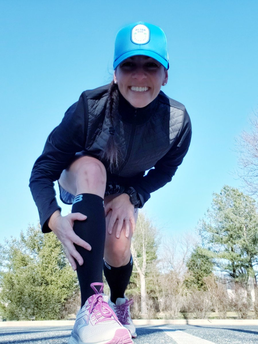 runSue19's tweet photo. Two five mile runs equals a 10 mile Sunday Runday! Feels good to get back into the double digits! #loveyourrun #teamULTRA #ULTRAambassador #alteregorunning #hshive #hatpeople #keepmoving #MadeIn81 #alwaystraining https://t.co/BtcN5nyMCs