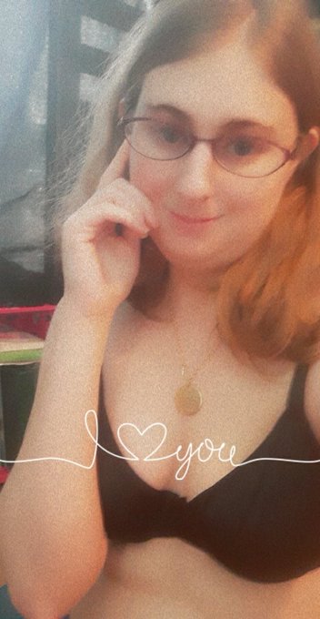 Emmi Victoria Williams’s pics and videos