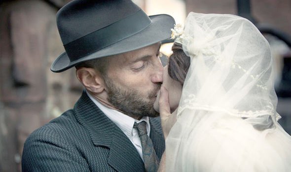 Choose one ~ peaky blinders a couple