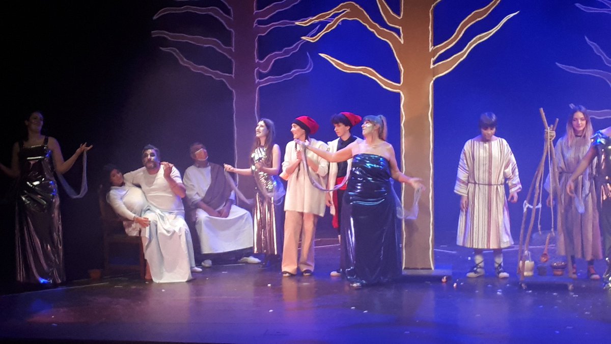 Tarda de teatre amb "Una volta als pastorets" felicitats a <a href="/elcoverol/">El Coverol</a> #CulturaSegura #lesfranqueses #psclesfranqueses