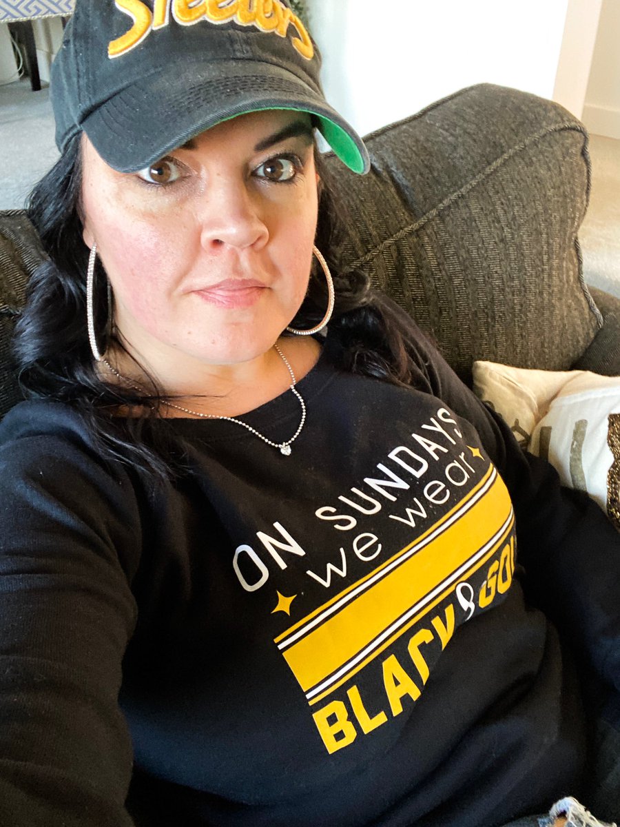 BurghBlondes's tweet photo. The beautiful Staci Strickler, owner of @lipstickandear1 Lizzie’s Boutique in Uniontown (go follow! They have the cutest clothes), rocking her @burghblondes sweatshirt for @steelers #GameDay! That’s right! On Sundays, we wear black and gold!🖤💛🏈✨ https://t.co/32vAeGXTQR