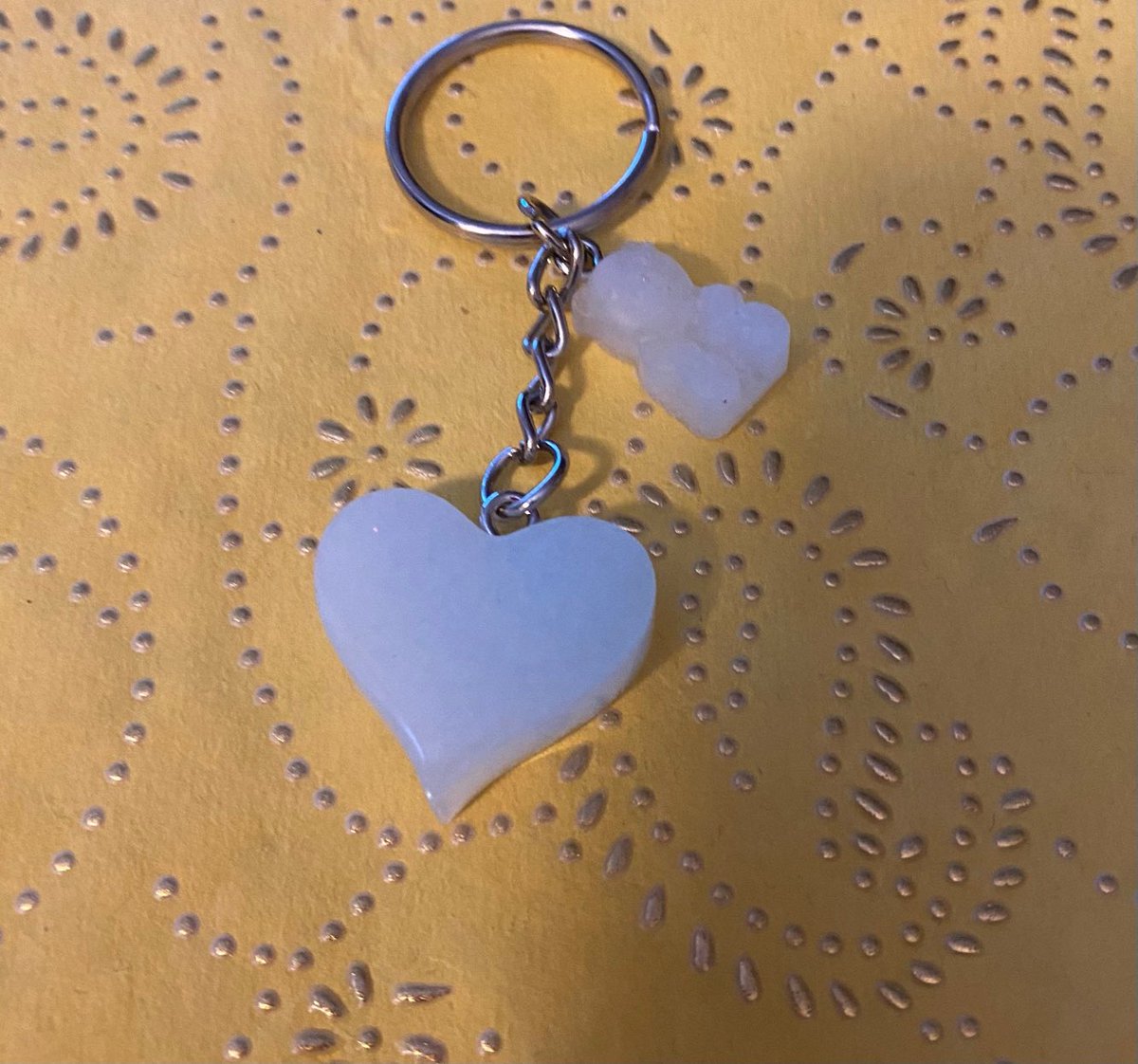 ToyValentine's tweet photo. Glow-in-the-dark #Kawaii #Heart and Bear #Keychain #etsy #ljvcrafts #lightactivated #glowinthedark #gift #novelty #handmade #uniquegifts #ValentinesDay #SmallBusiness #BlackOwnedBusiness https://t.co/Ux8Q6lv4Su https://t.co/YUxcvlozN5