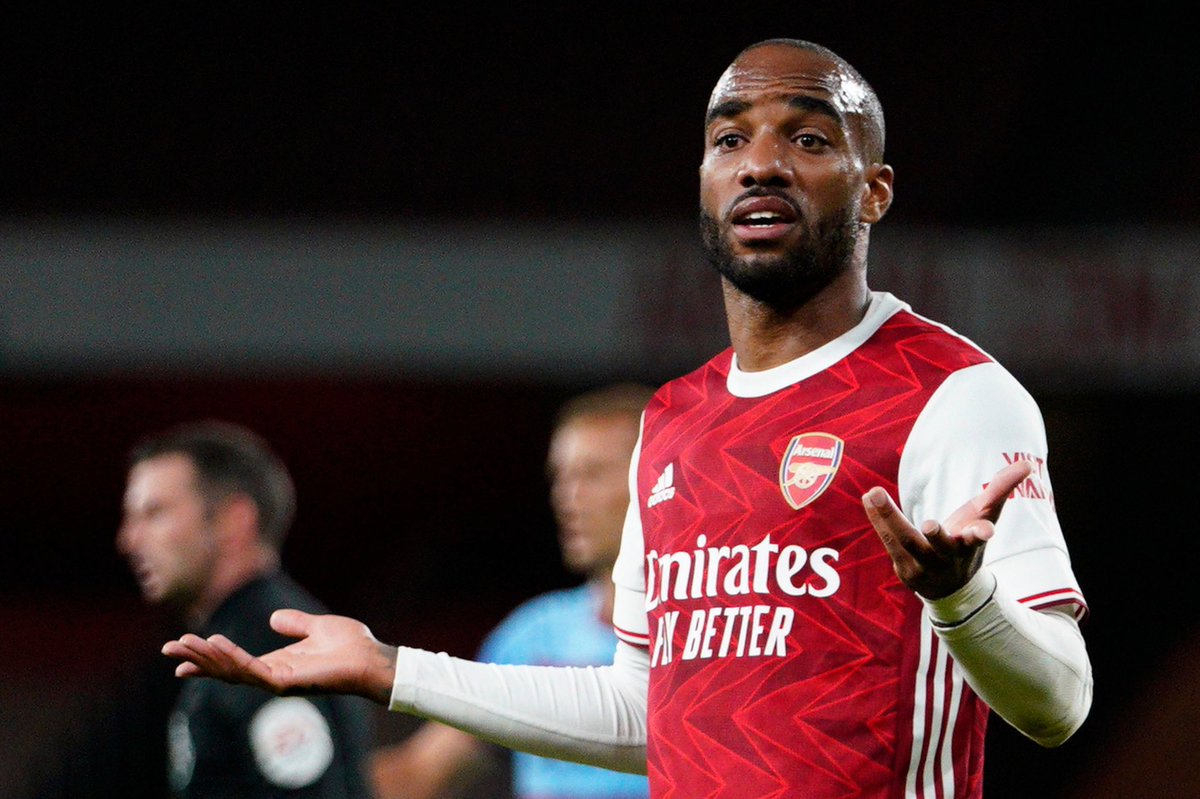 However, Lacazette then seemed to hit a wall. The striker missed a couple of guilt-edged opportunities against Liverpool which appeared to knock his confidence. Simultaneously, fans were calling for Auba to get a chance through the middle lamenting Laca for standing in his way.