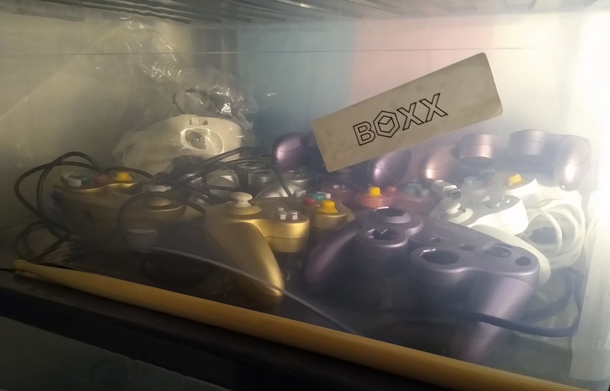 hit 200 follows today, thanks a bunch! ❤️

gonna add some more to the Etsy soon so keep an eye out. here's a pic of my to-do box (messy):