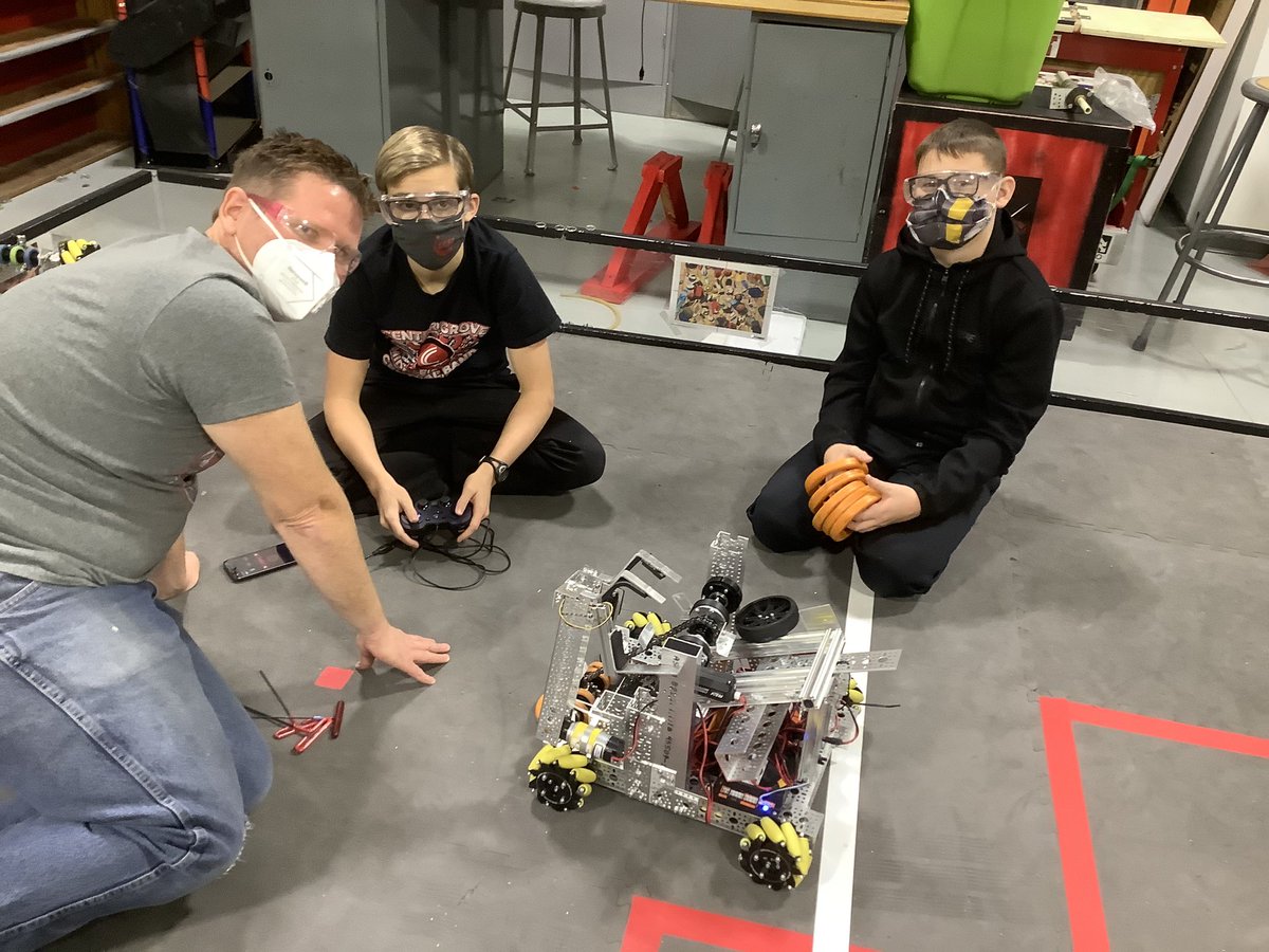 ftc6190's tweet photo. Poster &amp; Testing #omgrobots @FIRSTweets @FTCTeams @FTC_Indiana #robotics #robots #diversity https://t.co/BQJoph0ECV
