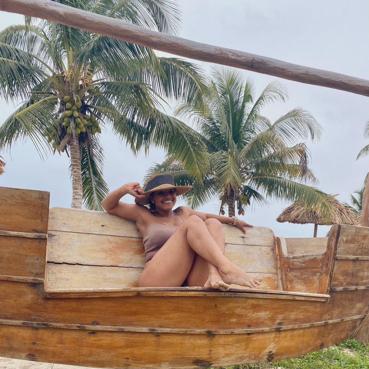 AritaVanzie's tweet photo. Weekend wrap up 🌴 https://t.co/zgCz58Alme