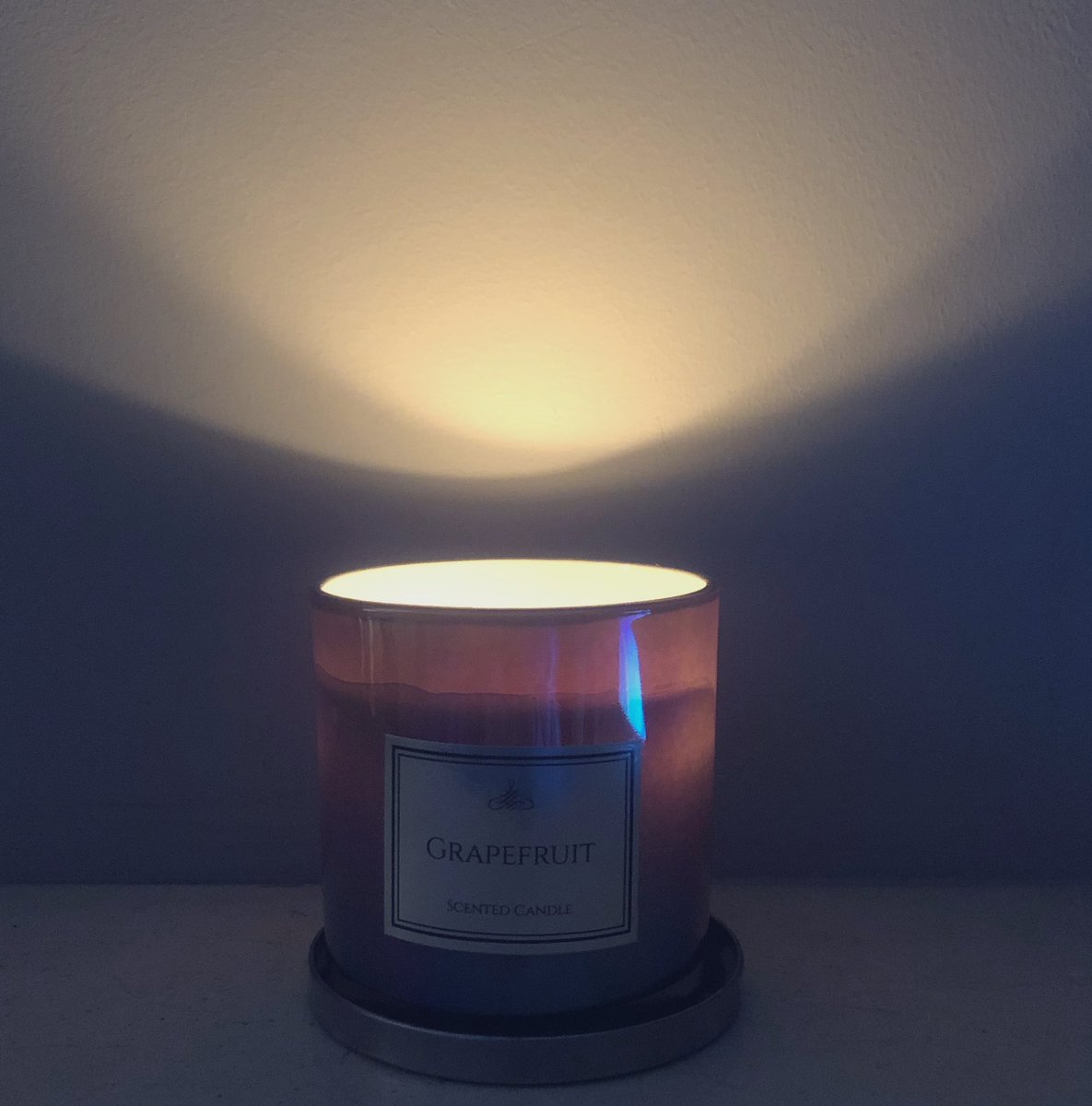 TheIvoryCloset's tweet photo. Sending love and wishes to @PhelanVicky as she travels to the USA for treatment. You are a true inspiration to us all ❤️ 🕯 #lightitupforvicky https://t.co/mHVdiNp1vF