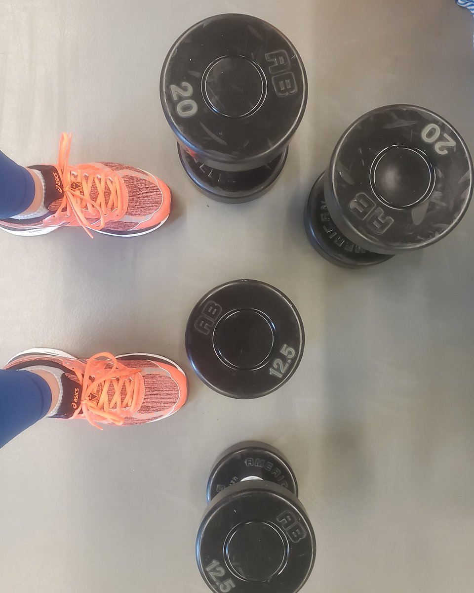 SaanichPD_RCsts's tweet photo. As a reserve we must maintain a healthy lifestyle just like regular members. The POPAT is a hiring requirement for us as volunteers. This is for everyone's safety on ridealongs and shows us steps for becoming a police recruit! Sprints and shoulders for me today. 
#fittofunction https://t.co/ICRiFunA4c