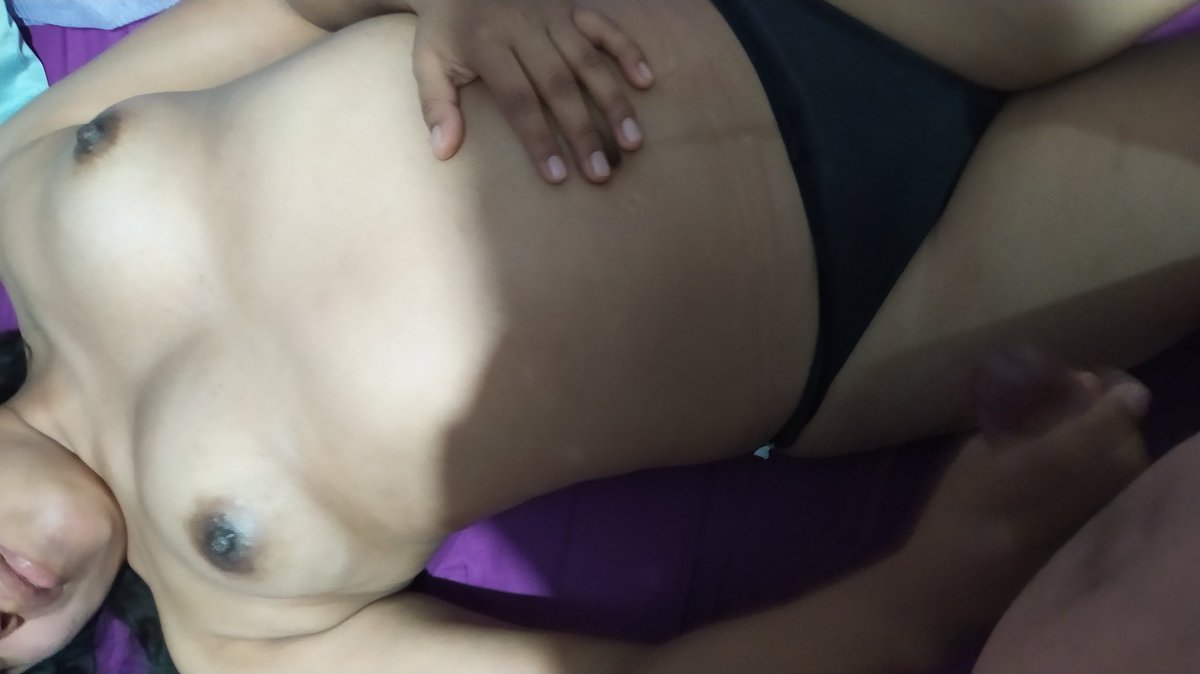 ParoaxL's tweet photo. Quiero verla exprimiendo a otros hombres... Que la llenen todita de leche... #esposahotwife #esposacompartida #swingerhotwife #esposadeCornudo. Alguna idea para las siguientes imágenes? https://t.co/mAfhpEL8zU