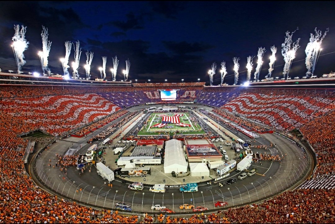 Bristol Motor Speedway is a finalist to host the 2028 Superbowl, Bruton Smith has announced.  

I've reached out to an NFL spokesperson for comment, and have yet to hear back. https://t.co/6Lnjm5CMiJ