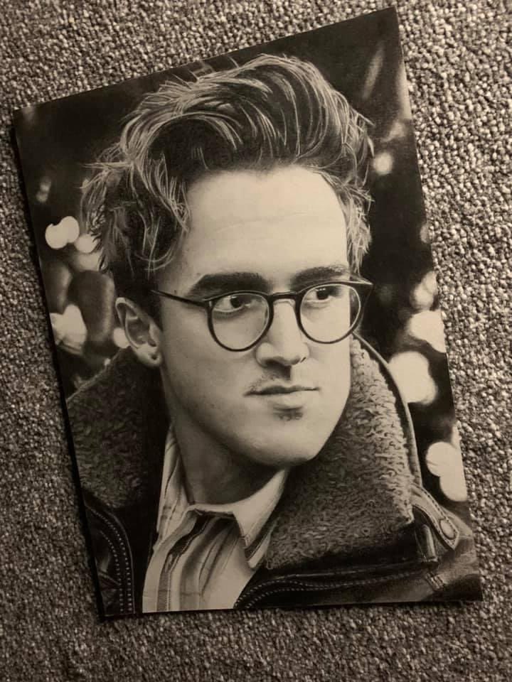 _beffbeff's tweet photo. @mcflymusic @TomFletcher look how amazing this drawing is!!!!! By @dd_fineart #McFlyTotalAccess https://t.co/HX2BK892se