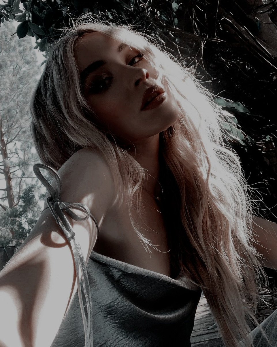  ✧ 𝓢𝙖𝙨𝙝𝙖 𝓓𝙚𝙡𝙞𝙜𝙝𝙩. tweet media