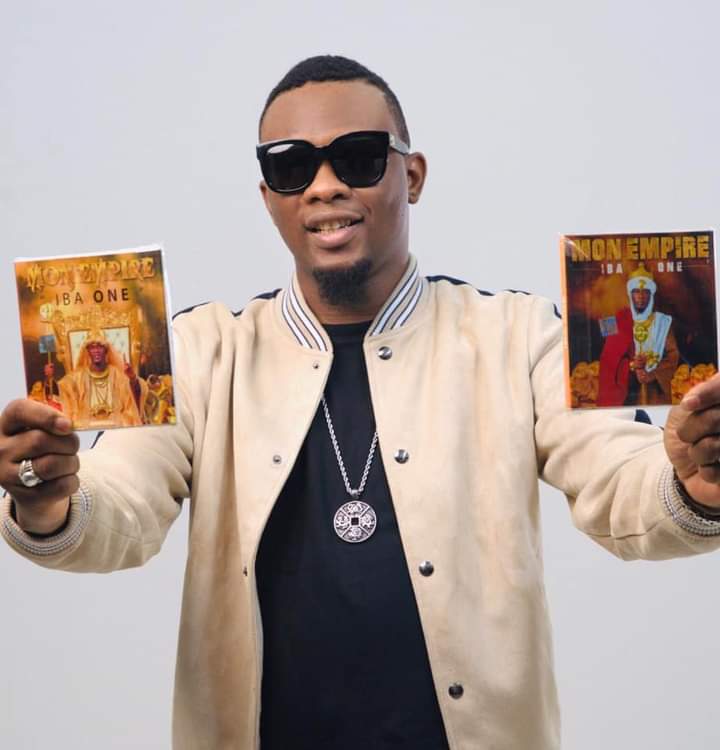 PanoraMali's tweet photo. L'album "Mon EMPIRE" de @ibaoneofficiel est toujours disponible sur les liens suivants : 
 https://t.co/aXOV4P487i
👉🏼 https://t.co/Y9rNVv2Wgw
👉🏼 https://t.co/hOgr6FoUSz
#TeamGladia https://t.co/SkGVQxI0TP