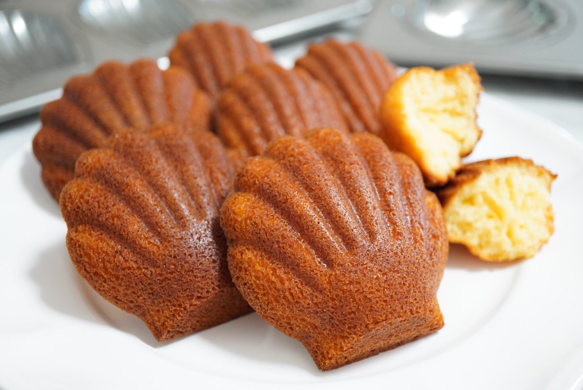 カワサキ リョウ على تويتر 去年つくったマドレーヌたち Flavor バニラミルク ココア 抹茶 コーヒー 松永製作所 さんの型をつかうと綺麗なフォルムで焼けてお気に入り 手作りマドレーヌ お菓子作り コッタ