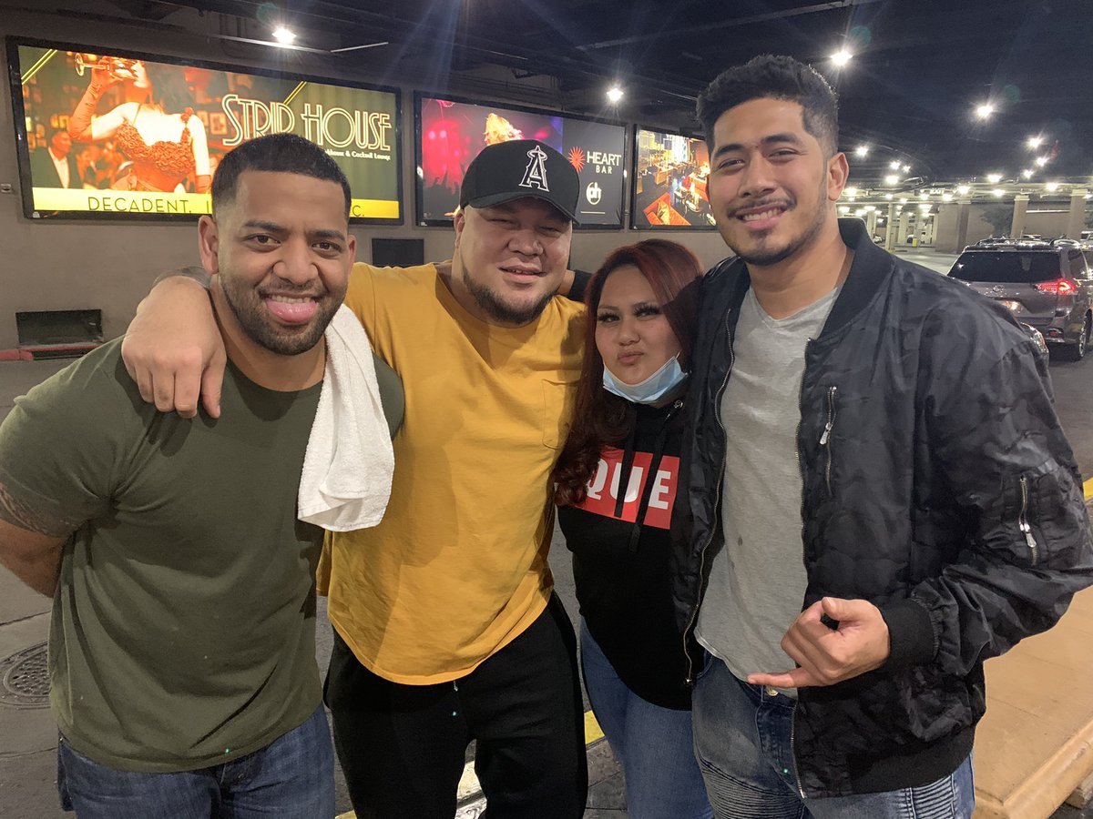 tyarratuesdaayy's tweet photo. Best friends♥️ this weekend def was long overdue! I miss u all already and cant wait for the next episode of “chad who invited you? Why are u even here?” Lmfao https://t.co/me9xLgHtVY