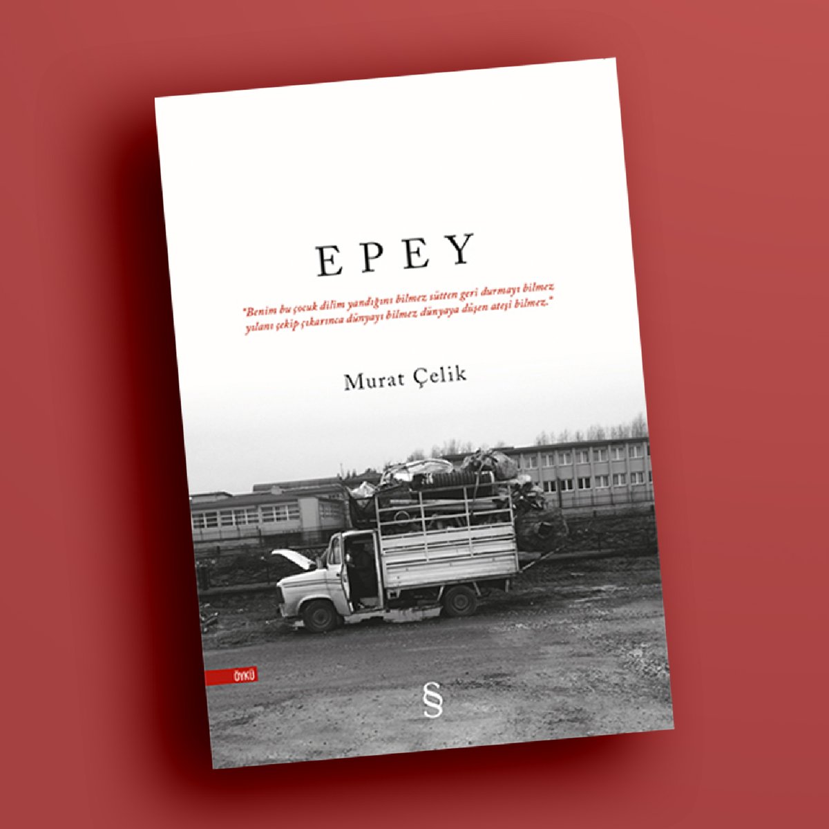 EverestKitap's tweet photo. “Epey”, geçmişin çukurundan aileye ve “ben”e dair ayrıntıların çıkarıldığı, anlamın seyrini aksatmayan parçalarla örülmüş, sinematografik bir öyküler toplamı. Murat Çelik, hafızanın yaralarını sarmak için uyanmadıkça bitmeyen rüyalara davet ediyor bizi. #MuratCelik #Epey https://t.co/GmJqQxXGPU