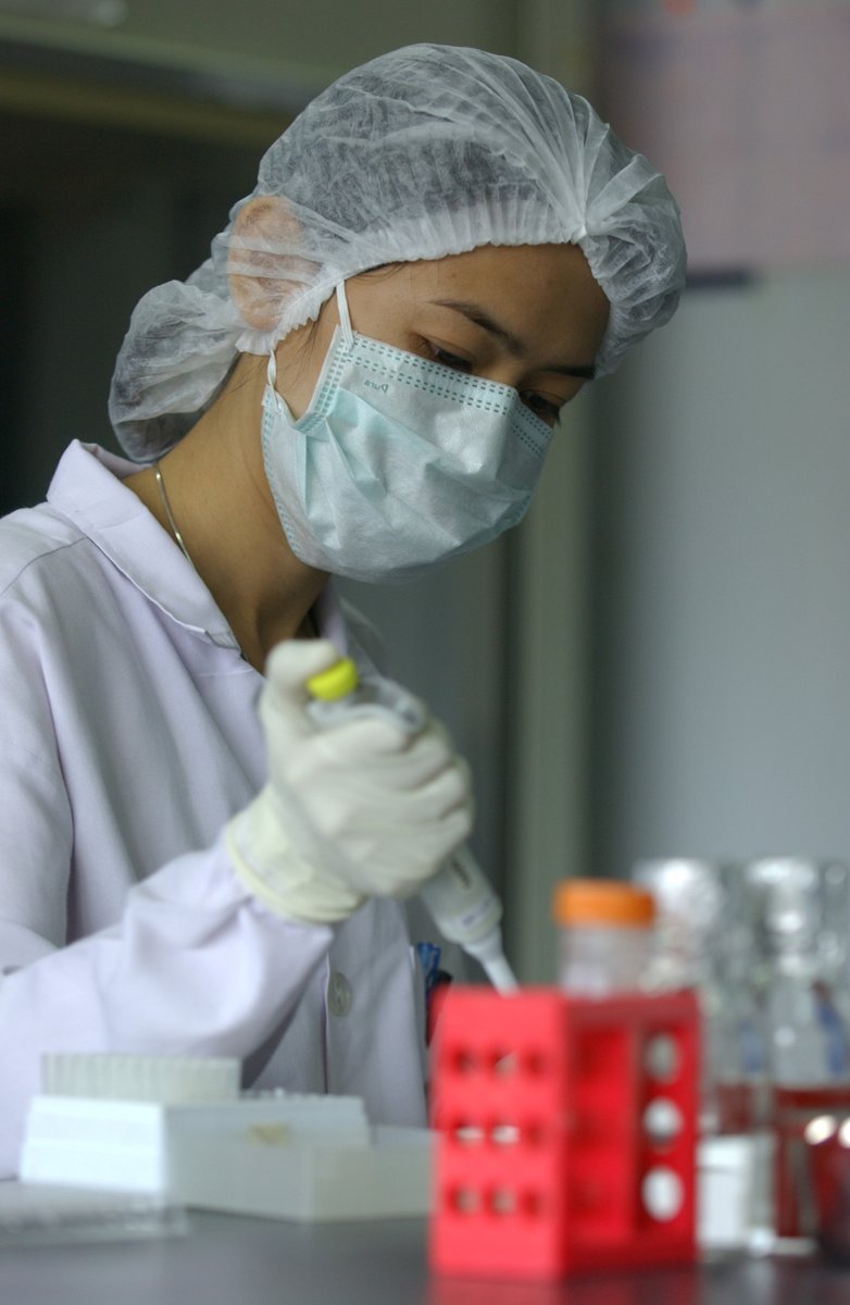 FAOAsiaPacific's tweet photo. .@FAOAsiaPacific |the Virtual Learning Centre(VLC-RAP) Online Course on #lumpyskindisease preparedness is ongoing. This week we have a closer look at clinical diagnosis, sampling&amp;lab diagnosis. Thanks to @Eufmd &amp;partners #GFTADs @FAOAnimalHealth 
@OIEAnimalHealth @Loeffler_News https://t.co/Jd7lLxxNXF