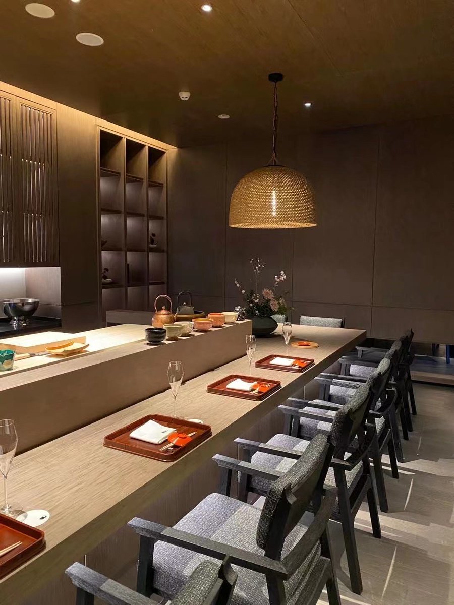 Suning_Group's tweet photo. The 2nd KUROGI in China has grand opened yesterday in Nanjing. As one of the most famous fine Japanese restaurant, it was introduced to China by Suning in 2018. Being part of Suning's full-scenario retail formats, KUROGI will provide a unique #comsuption experience for consumers. https://t.co/sYOlY4t5nz