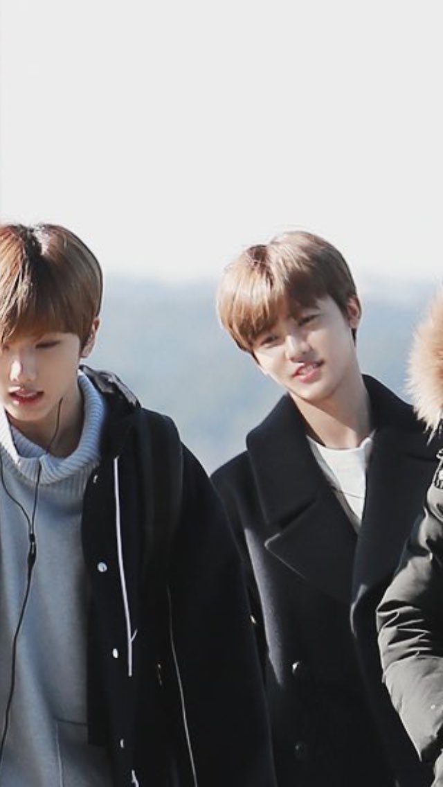 โมเม้นที่อินจุนวิ่งดุ๊กๆนำเพื่อไปผูกเชือกรองเท้าก่อนคือเอ็นดูมาก🥺🤍🤏🏻 ดูได้จากหน้าแจมิน ยัยนั่นทำอะไร ทำไมน่ารักอีกแล้วนะ